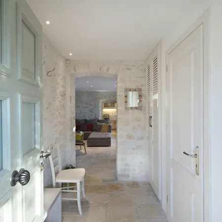 Neraida Villa Nisaki (Corfu)